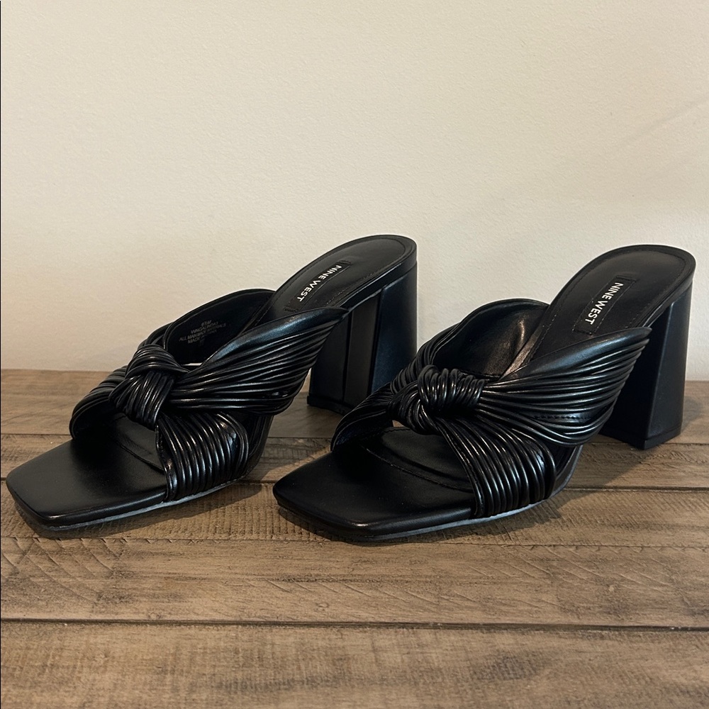 NWT Nine West Black Sandals Chunky Heels Knotted Top Slip Ons Versatile Size 9.5 - Picture 2 of 10